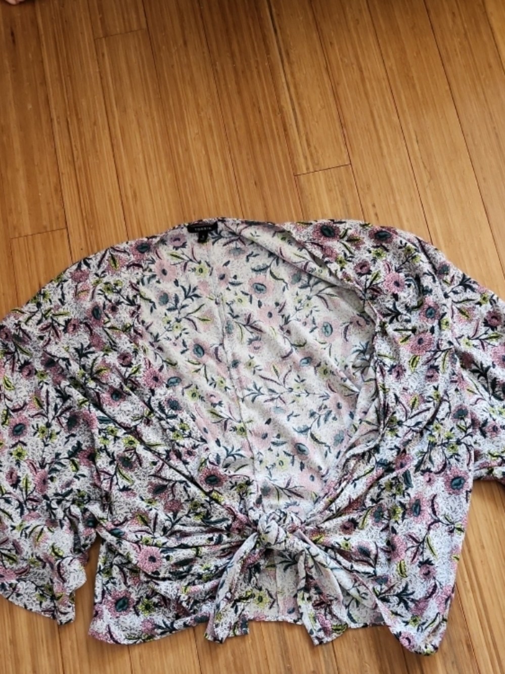 Torrid Washable Gauze Tie Front Crop Kimono Womens Size 6 White Floral Draped